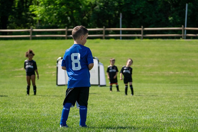 十人曼城艰 十人曼城艰